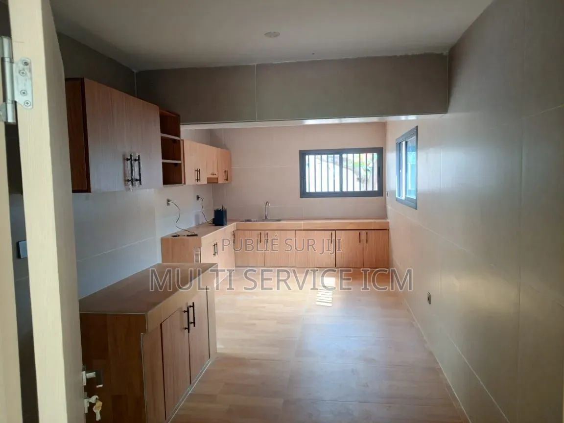 6chbre Villa dans Ismaël Coulibaly, Port-Bouët à Louer
