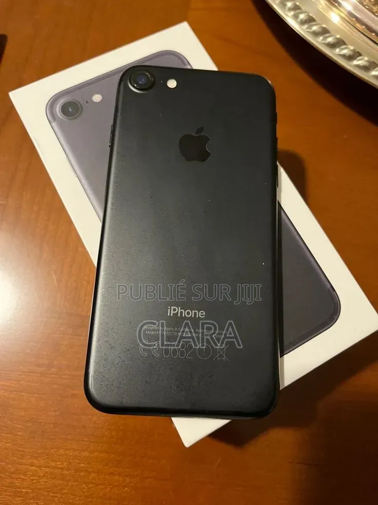Nouveau Apple iPhone 7 32 GB Noir