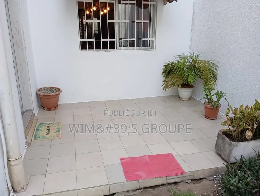 5chbre Duplex dans Wims Groupe, Cocody à Vendre