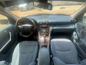 Mercedes-Benz C180 2002 Beige