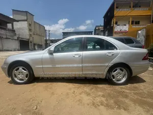 Mercedes-Benz C180 2002 Beige