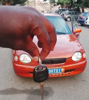 Toyota Corolla 2000 Orange