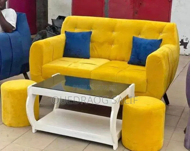 Foteuill Table Coussin Et Pouf Deux Places