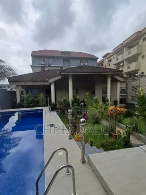 4chbre Villa dans Villa Haut Standing, Cocody à Vendre