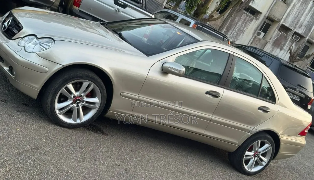 Mercedes-Benz C200 2005 Beige