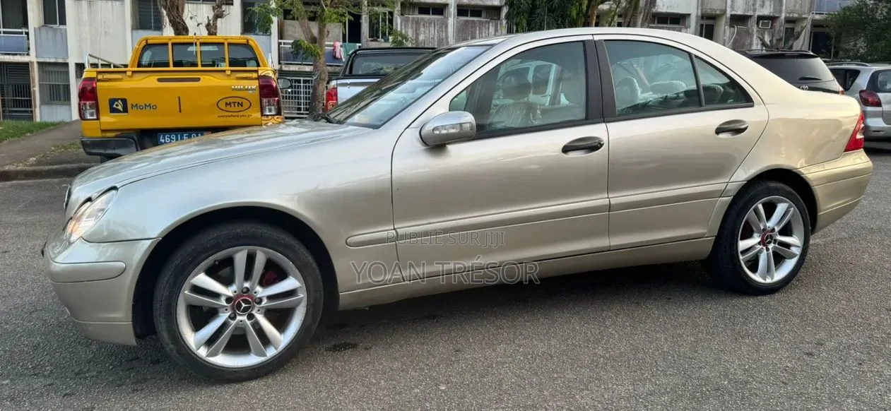 Mercedes-Benz C200 2005 Beige