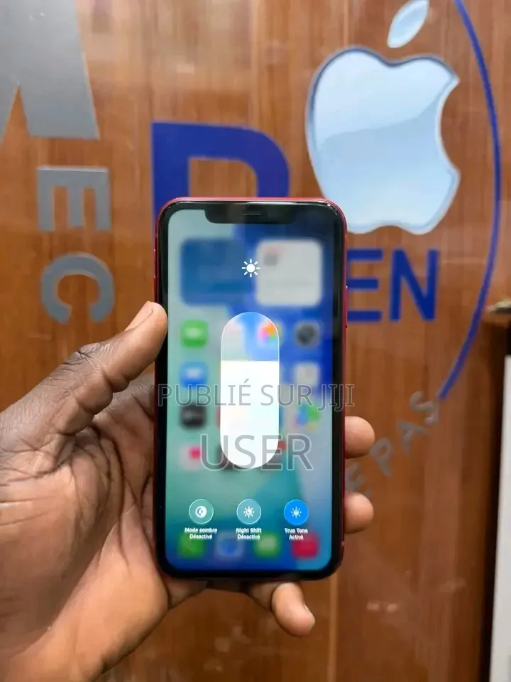 Nouveau Apple iPhone 11 128 GB Rouge