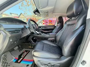 Changan UNI-K 1.5 Hybrid FWD 2022 Blanc