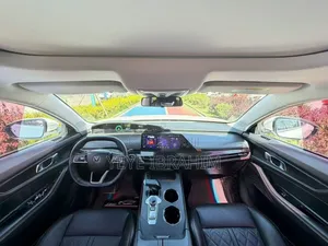 Changan UNI-K 1.5 Hybrid FWD 2022 Blanc