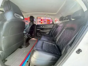Changan UNI-K 1.5 Hybrid FWD 2022 Blanc