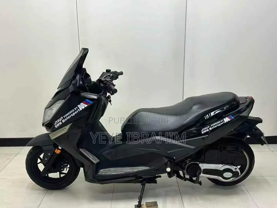 BMW 955i 2025 Noir