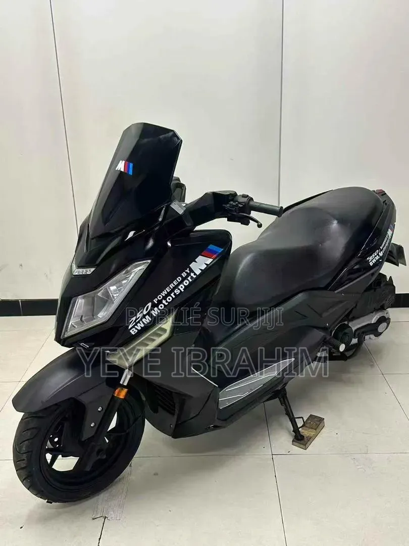 BMW 955i 2025 Noir