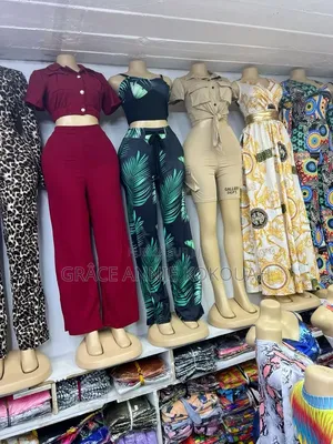 Robe Des Femmes