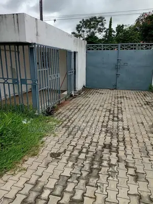 7chbre Villa dans Massa Immobilier, Deux Plateaux à Vendre