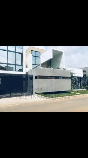 Meublé 5chbre Duplex dans Cite Anono, Cocody à Vendre