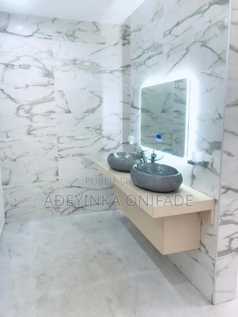 Meublé 5chbre Duplex dans Cite Anono, Cocody à Vendre
