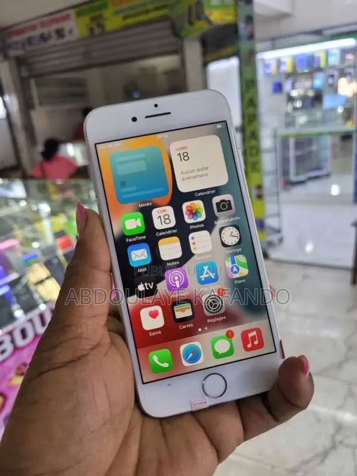 Nouveau Apple iPhone 7 32 GB Blanc