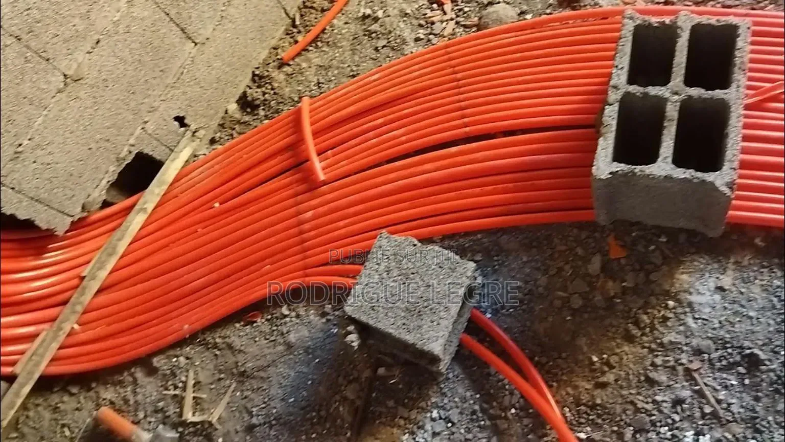 Électricité Bâtiment, Climatisation Et Dépannage 24h/24h)