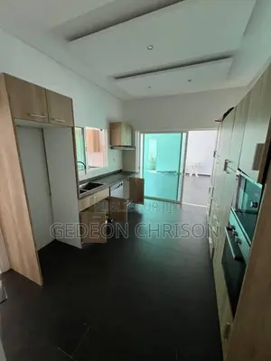 4chbre Villa dans 🏡 À Louer — Villa, Cocody à Louer