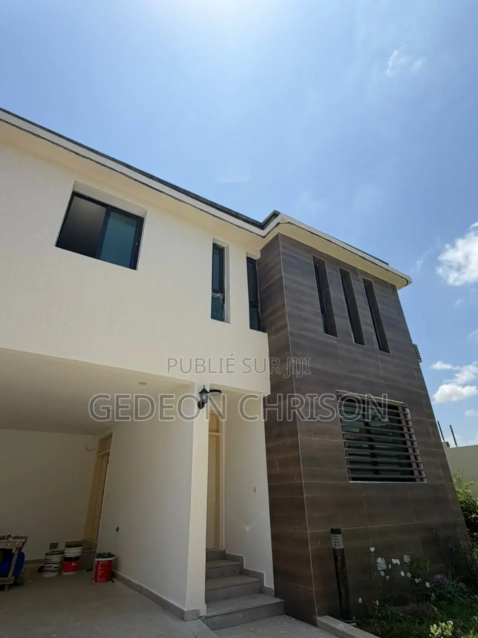 4chbre Villa dans 🏡 À Louer — Villa, Cocody à Louer