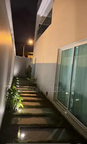 5chbre Villa dans Cocody à Louer