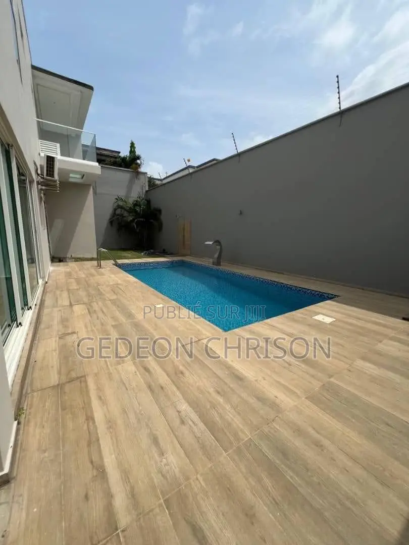 5chbre Villa dans Cocody à Louer