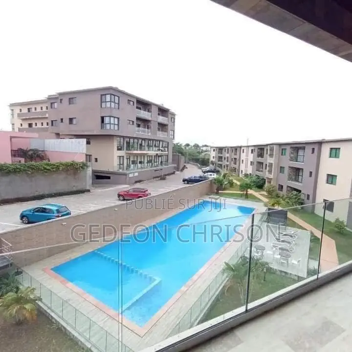 3chbre Appartement dans Deux Plateaux à Louer