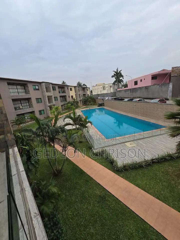 3chbre Appartement dans Deux Plateaux à Louer