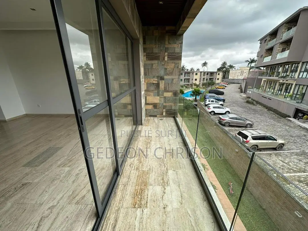 3chbre Appartement dans Deux Plateaux à Louer