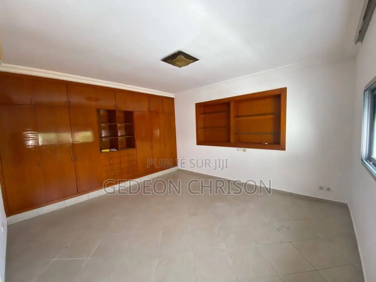 5chbre Villa dans Deux Plateaux à Louer