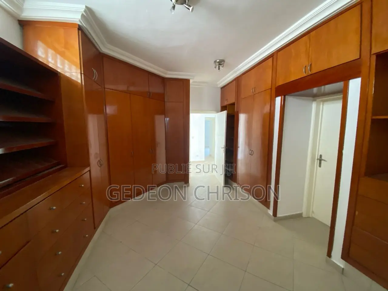 5chbre Villa dans Deux Plateaux à Louer