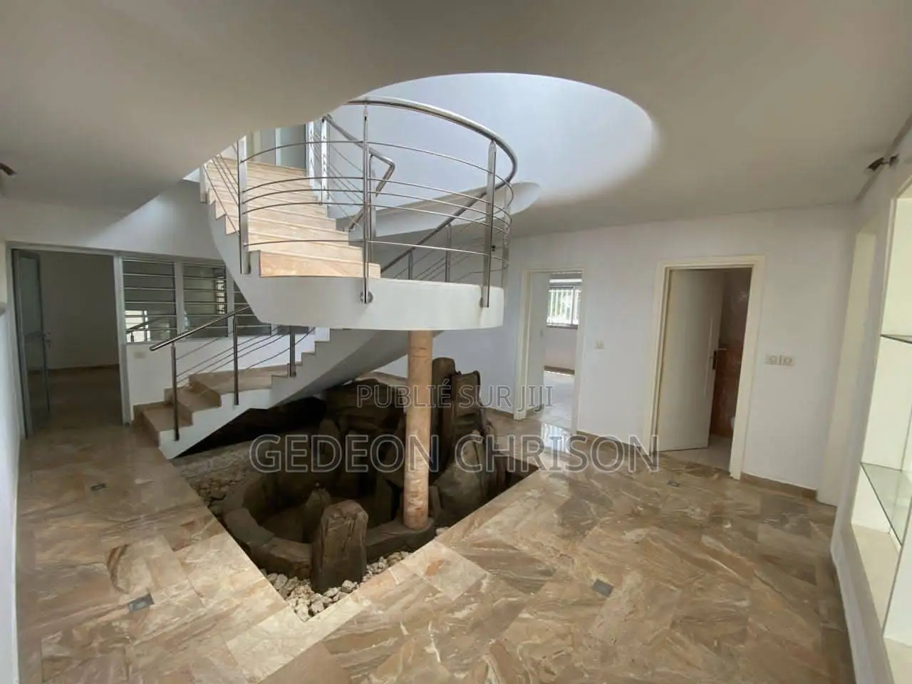 5chbre Villa dans Deux Plateaux à Louer