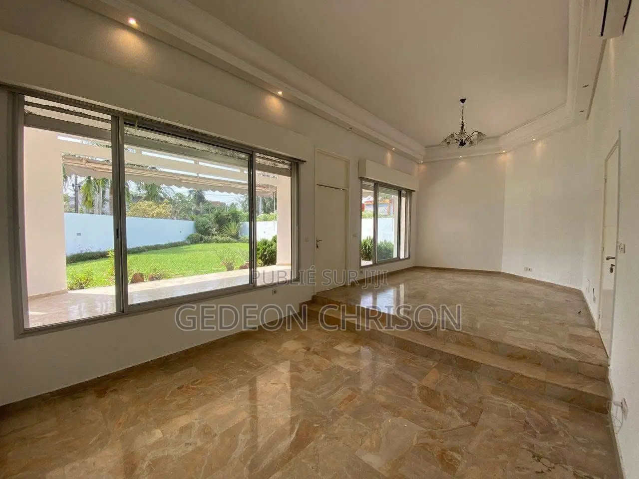 5chbre Villa dans Deux Plateaux à Louer