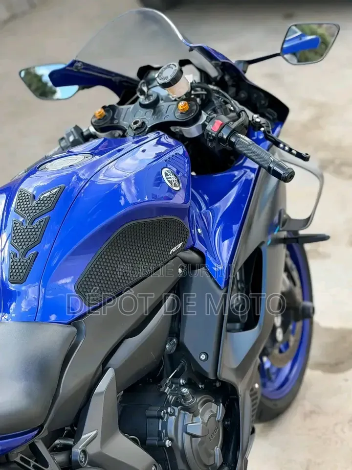 Nouveau Yamaha R6 2024 Bleu