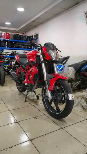 Nouveau Benelli TNT 2025 Rouge