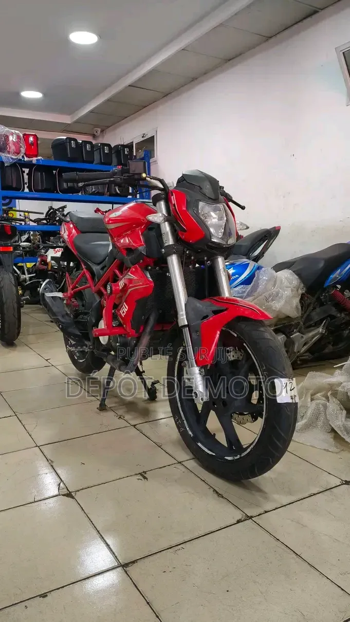 Nouveau Benelli TNT 2025 Rouge