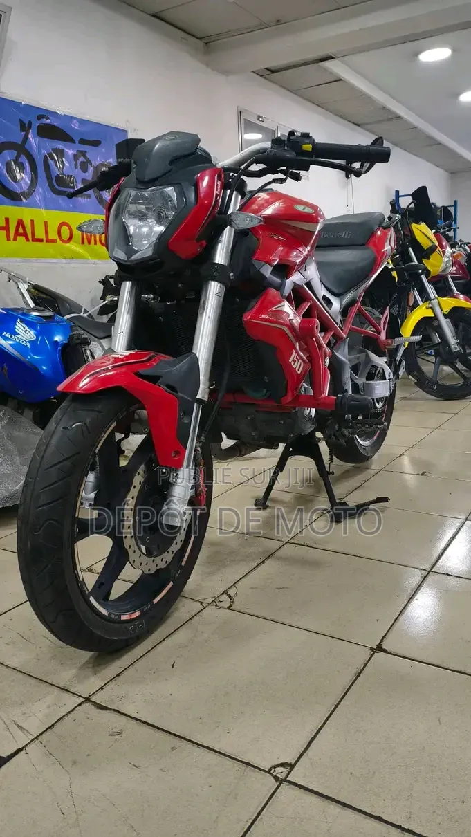 Nouveau Benelli TNT 2025 Rouge