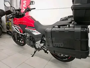 Nouveau Honda CB 2022 Rouge