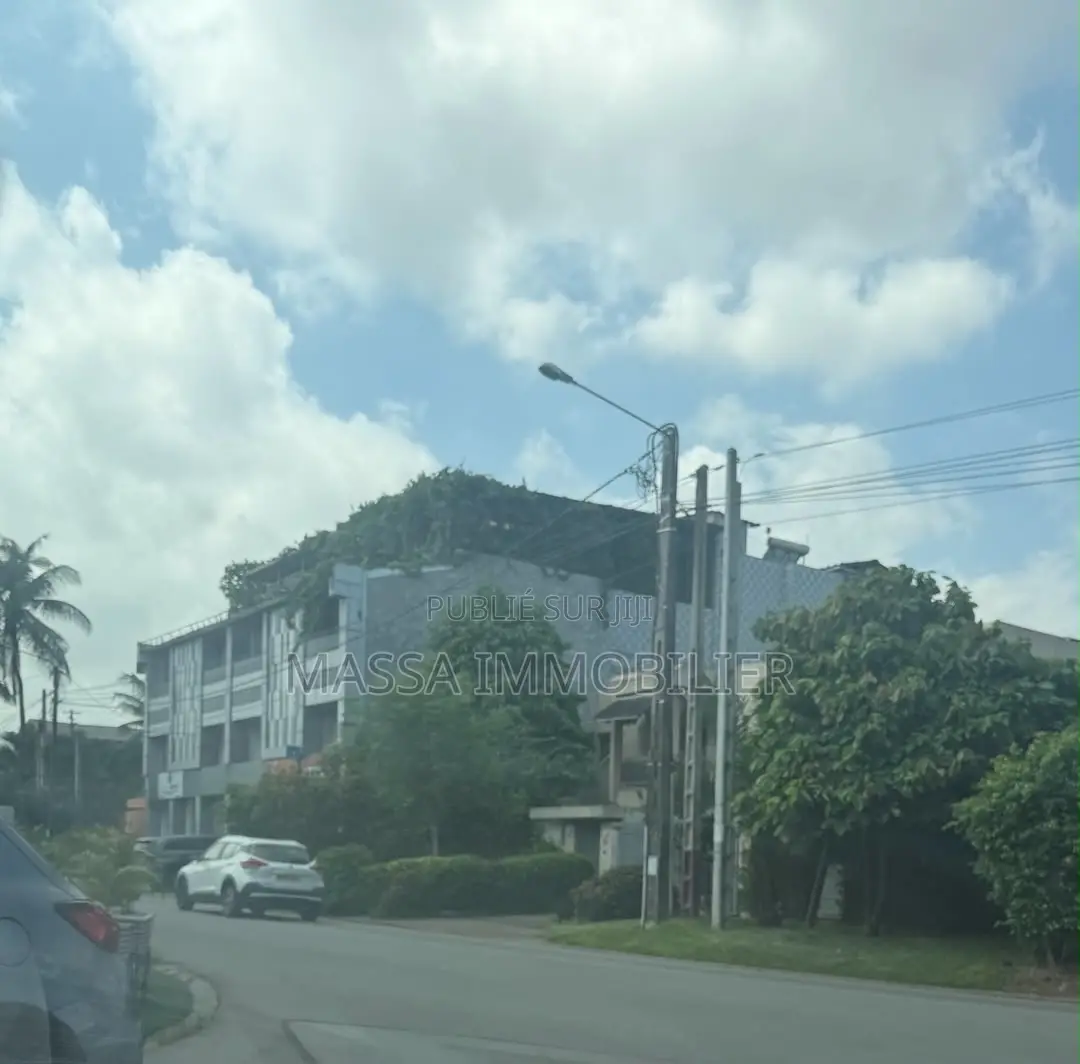 3chbre Appartement dans Massa Immobilier, Deux Plateaux à Vendre