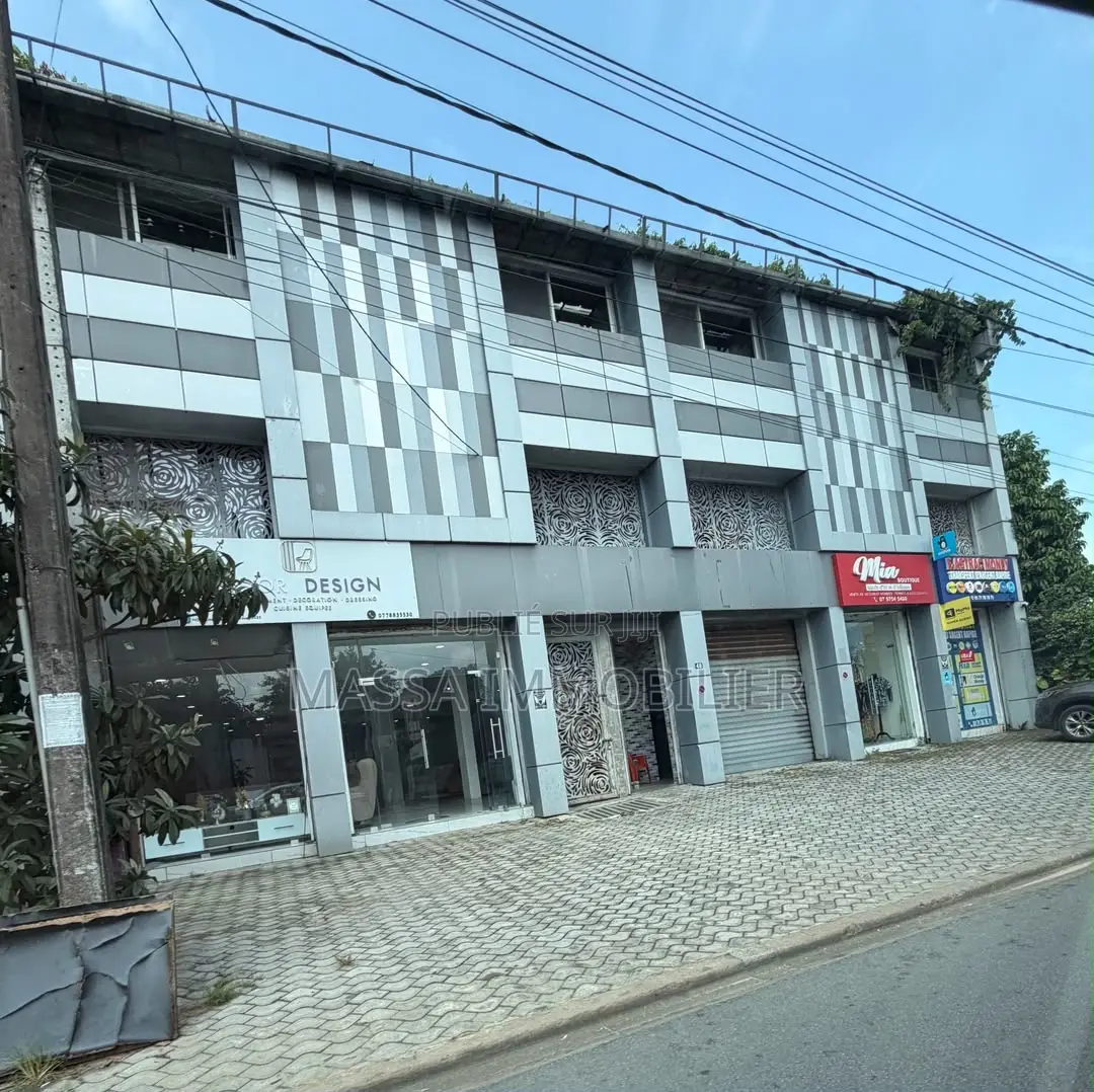 3chbre Appartement dans Massa Immobilier, Deux Plateaux à Vendre