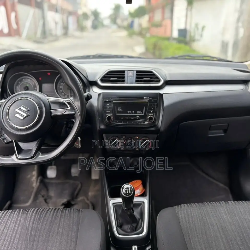 Suzuki Dzire 2024 Gris