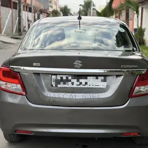 Suzuki Dzire 2024 Gris