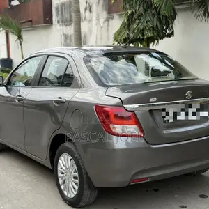 Suzuki Dzire 2024 Gris