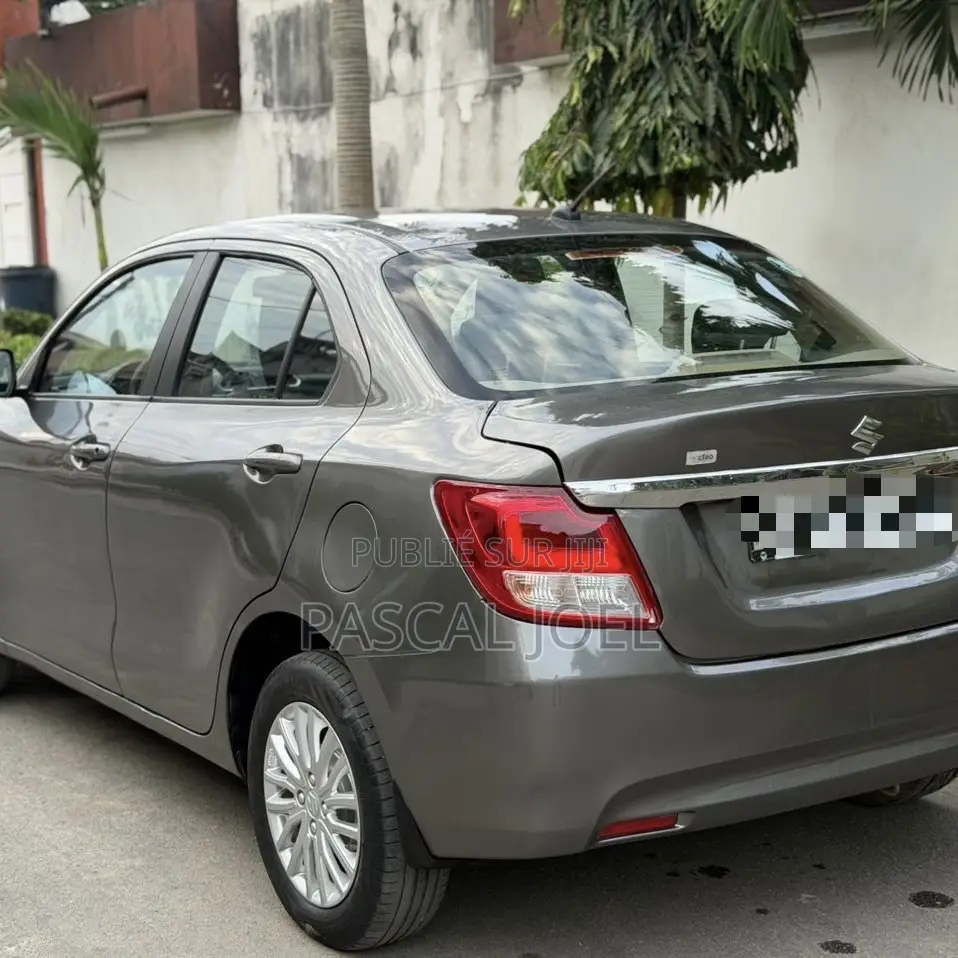 Suzuki Dzire 2024 Gris