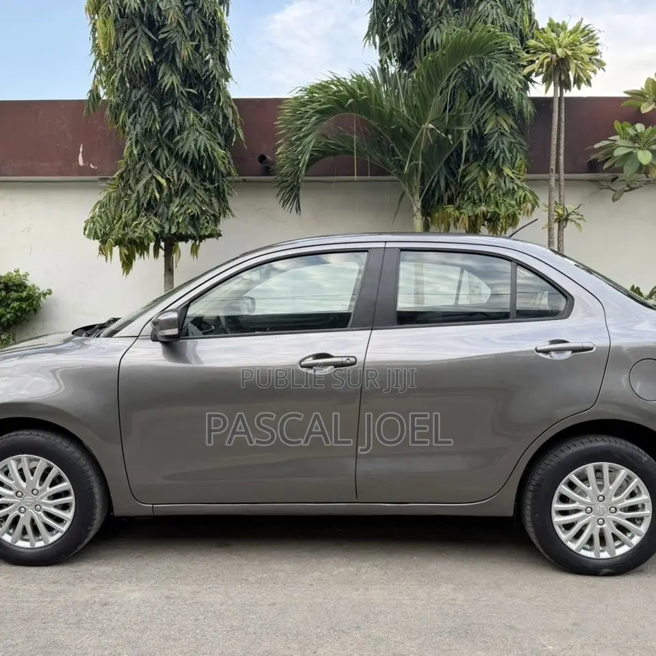 Suzuki Dzire 2024 Gris