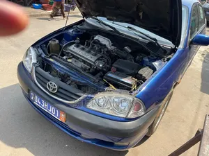 Toyota Avensis 2003 Bleu
