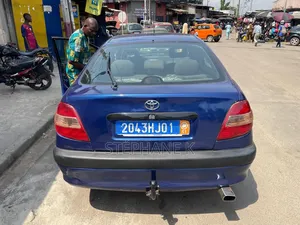 Toyota Avensis 2003 Bleu