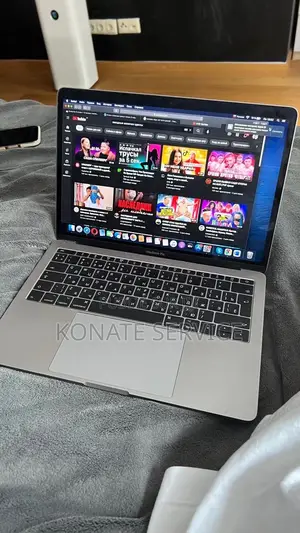 Nouveau Apple MacBook Air 2022 M2 16GB Intel Core i5 HDD 512GB