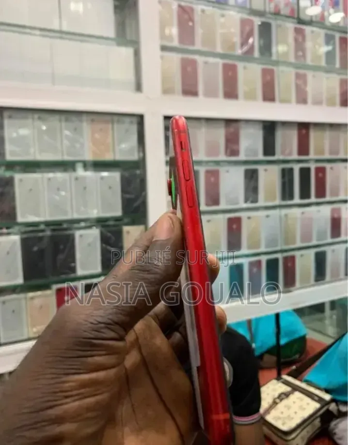 Nouveau Apple iPhone XR 128 GB Rouge