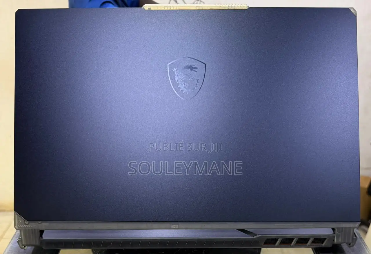 Ordinateur portable MSI Cyborg 15 16GB Intel Core Ultra 7 SSD 512GB